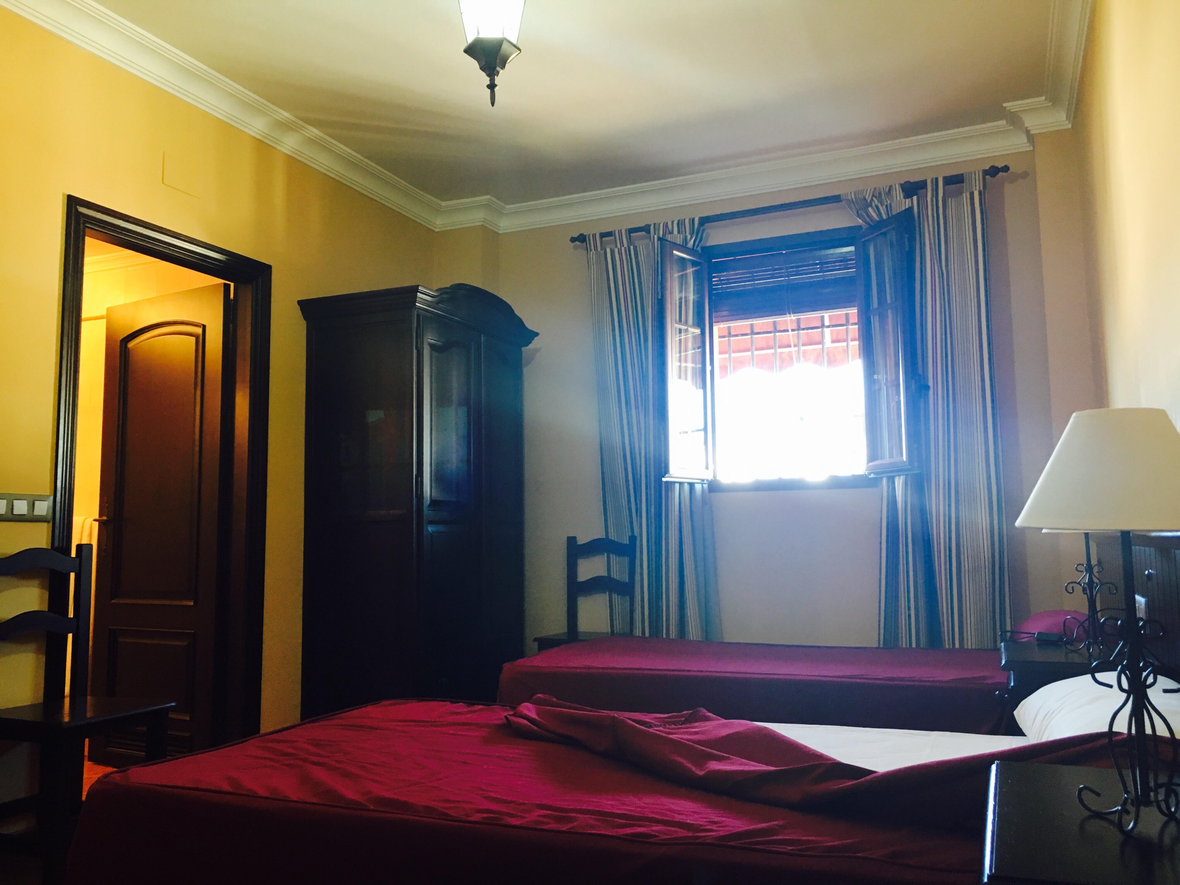 Hostal Pechi Huevar Del Aljarafe Екстер'єр фото