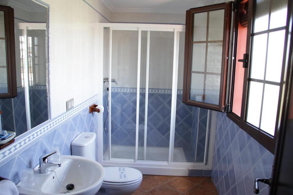 Hostal Pechi Huevar Del Aljarafe Номер фото