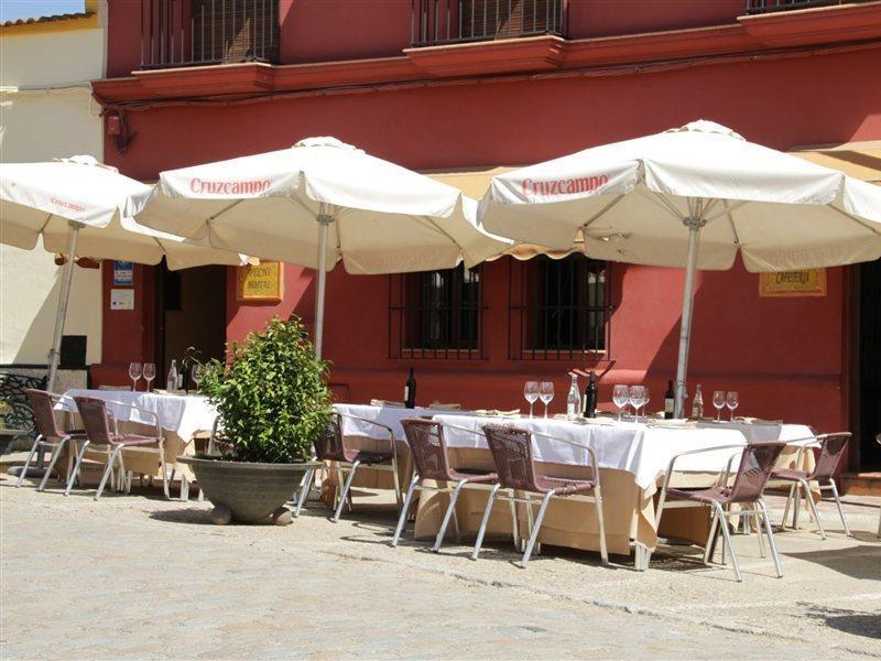 Hostal Pechi Huevar Del Aljarafe Екстер'єр фото